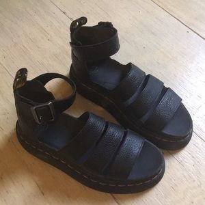 Fabulous Clarissa II platform sandals